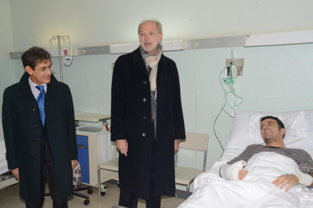 Il Questore di Nuoro P. d’Angelo ed il Prefetto G. Meloni, in visita all'agente Pellino