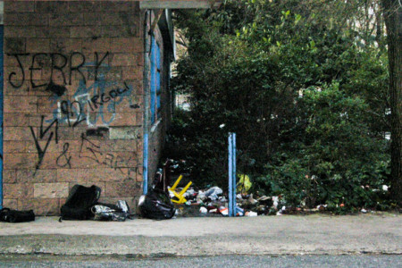 Discarica di fianco all'ARST (foto Cronache Nuoresi)