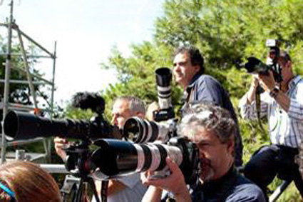 Fotoreporter in azione (foto S. Novellu - Cronache Nuoresi)