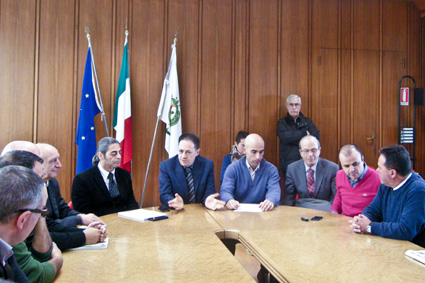 I Sindaci in riunione (foto S. Meloni - Cronache Nuoresi)