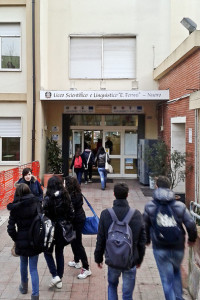 Il Liceo Linguistico e Scientifico E. Fermi (foto S. Novellu - Cronache Nuoresi)