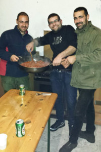 Umberto Nieddu con gli amici, la sera prima dell'omicidio (dal suo profilo Facebook)
