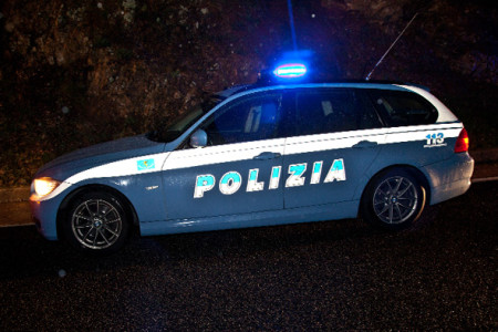 Una volante della Polizia (foto S.Novellu - Cronache Nuoresi)