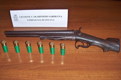 L'arma sequestrata dai Carabinieri