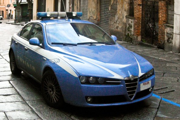 Una Volante della Polizia (foto S.Novellu - Cronache Nuoresi)