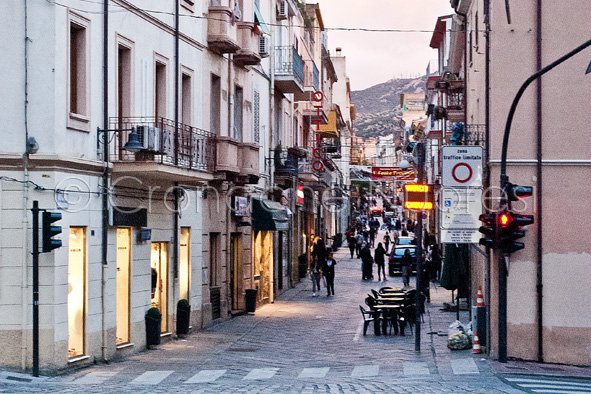 Nuoro, ZTL al Corso Garibaldi (© foto Cronache Nuoresi)