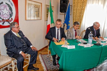 Un momento del vertice in Prefettura (© foto S.Novellu)