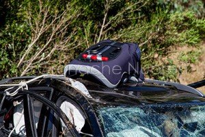 Il seggiolino della giovane vittima sulla 389 (foto S.Novellu)