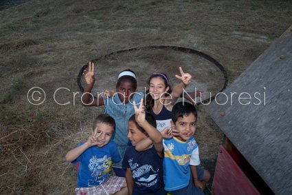 Bambini Saharawi al campo scuola (© foto S. Novellu Cronache-Nuoresi)
