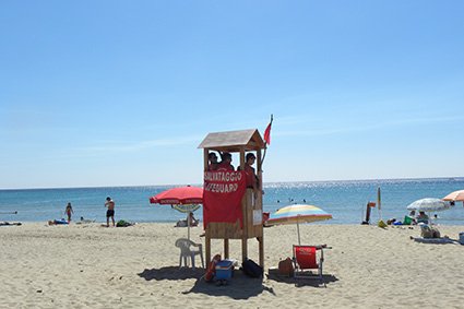 Una torretta in una spiaggia di Cala Gonone