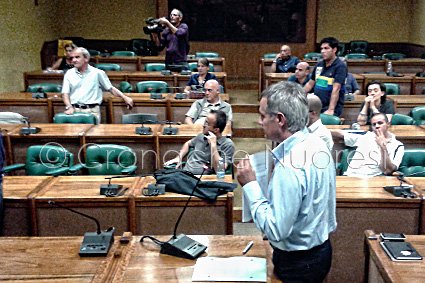 Il Sindaco Alessandro durante l'incontro (© foto S. Novellu)