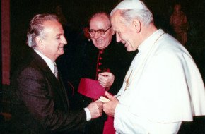 Nedo Pirisino con Giovanni-Paolo II