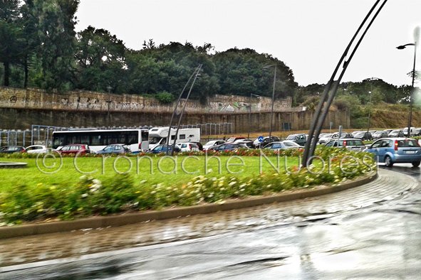 Traffico bloccato all'altezza della rotonda di via Mannironi (©foto Cronache Nuoresi)
