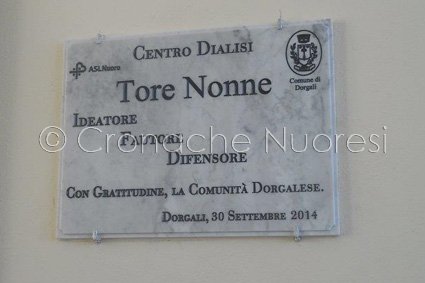 La targa dedicata a Tore Nonne (foto p. Lostia- Cronache Nuoresi)