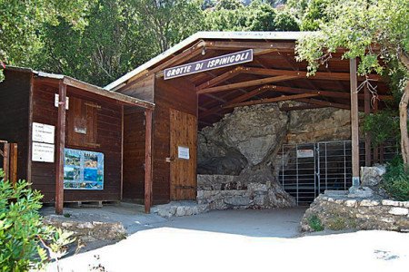 L'ingresso alle Grotte di Ispinigoli