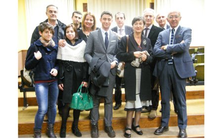 Parenti di Mario Melis con il Sindaco Alessandro Bianchi (foto S. Meloni Cronache- Nuoresi)