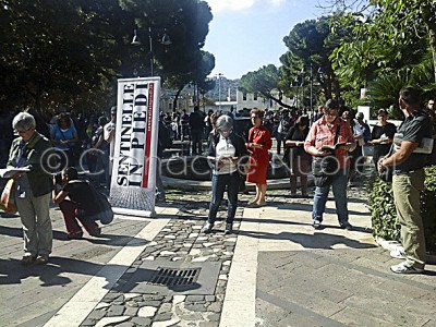 Un momento della manifestazione Sentinelle in piedi (© foto S.Meloni)