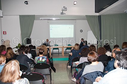 Un momento della conferenza (foto Cronache Nuoresi)