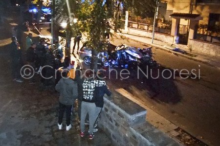 Il luogo della tragedia con i resti della 147 (foto Sanna)