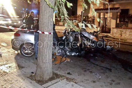 L'Alfa 147 dopo lo schianto (foto Sanna)