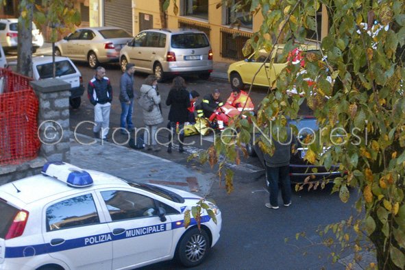 L'intervento di soccorso del 118 (© foto Cronache Nuoresi)