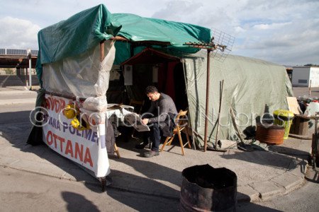 Il presidio dei cassintegrati di Ottana Polimeri (© foto S.Novellu)