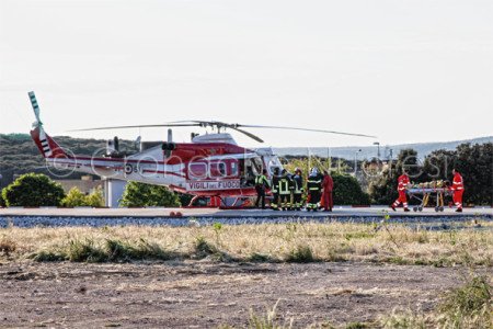 L'arrivo a Nuoro dell'elicottero con l'escursionista ferita (© foto S.Novellu)
