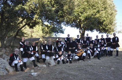 Il coro Sos Canarios