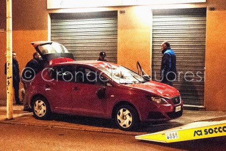 L'auto distrutta dall'impatto col cavallo (© foto S. Novellu)