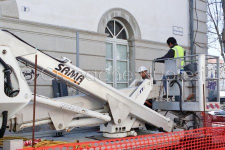 Alcuni operaial lavoro (© foto Cronache Nuoresi)