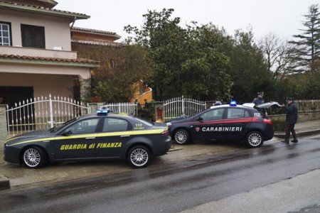 Carabinieri e Guardia di Finanza a casa di Giovanni Mercurio
