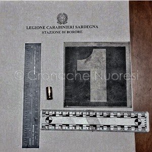 Il bossolo del proiettile esploso contro l'Ape a Borore