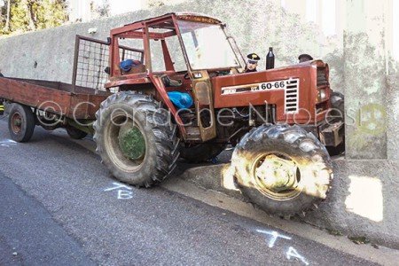 Il trattore dopo l'incidente di Tonara