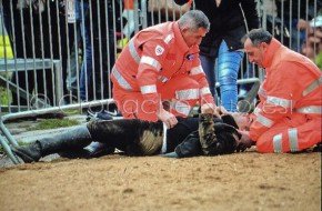 Le drammatiche fasi dei soccorsi (© foto Dore)