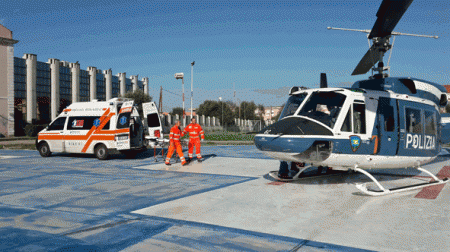 L'elicottero della Polizia durante l'intervento di soccorso