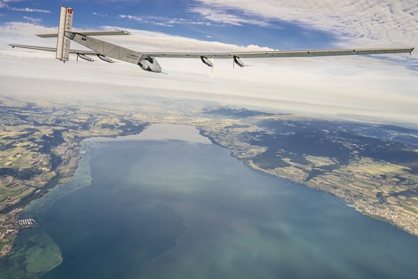 Solar Impulse compie le prime prove di volo