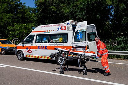 Scontro frontale sulla 389 (© foto S.Novellu)