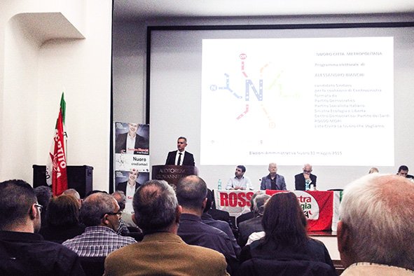 Il candidato sindaco Alessandro Bianchi illustra il proprio progrmma