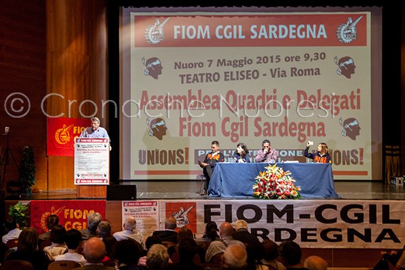 Maurizio Landini durante l'intervento all'Eliseo (© foto S.Novellu)