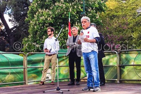 Primo maggio nuorese, intervento di Salvatore Pinna (© foto S.Novellu)