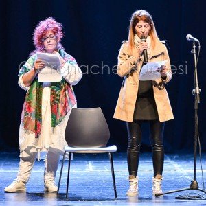 Silvestra presenta la serata