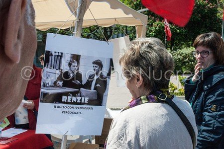 Un manifesto dello stand di CGIL alla festa del Primo maggio (© foto S.Novellu)