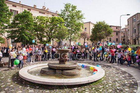 Un momento del flash mob ai Giardini di p.zza V.Emanuele (© foto S.Novellu)