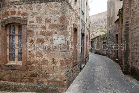Uno scorcio del centro storico di Scano Montiferro (© foto S.Novellu)