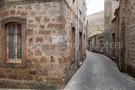 Uno scorcio del centro storico di Scano Montiferro (© foto S.Novellu)