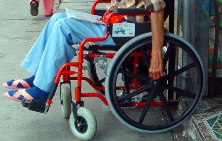 sedia-rotelle-disabile