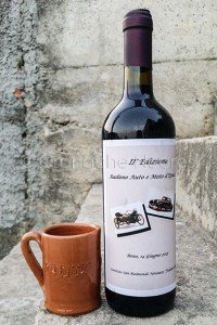 Gadget del II Raduno di auto e moto d'epoca di Bono (© foto S.Novellu)