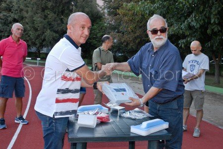 Un momento della donazione del defribillatore (© foto S.Novellu)