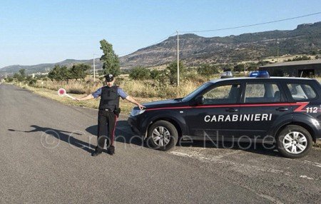 Un posto di blocco dei Carabinieri della Compagnia di Macomer