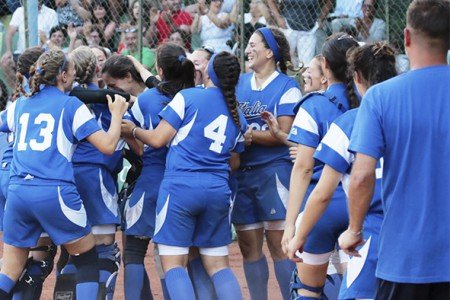 Le azzurre festeggiano  Marta Chiodaroli (Alessandro-Princic)
